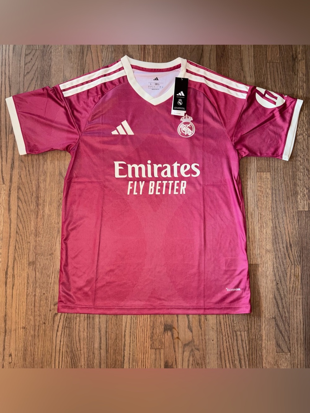 Adidas Real Madrid 2026-27Mens Pink Away Jersey Size Large Brand new with tags